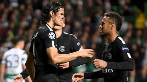 Cavani y Neymar, juntos en el campo de juego.