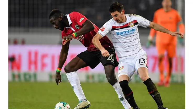 Lucas Alario con la piel del Leverkusen
