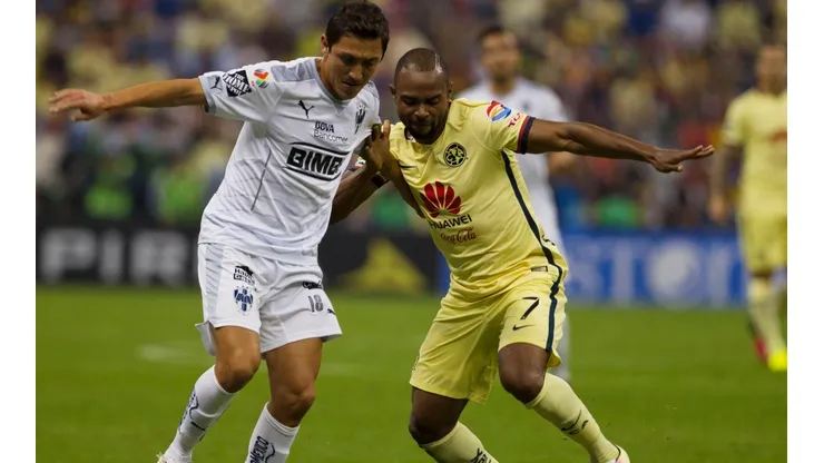 Nery enfrentando al América.