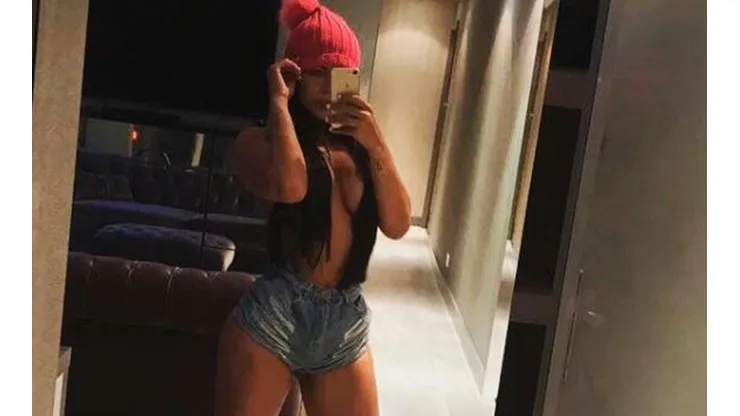 Suzy Cortez a meta selfie