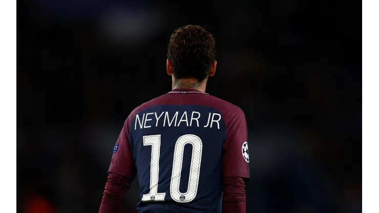Neymar con la camiseta de Paris Saint Germain.