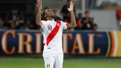 Farfán podría ser una de las bombas del mercado de pases.