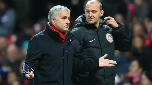 José Mourinho, quejándose en pleno partido.