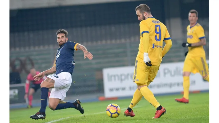 Gonzalo Higuaín ante Verona.