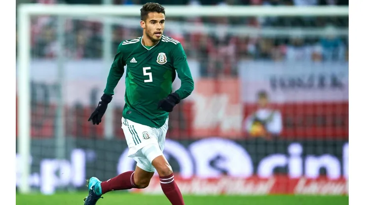 EL REY DE REYES. El defensor, en pleno partido con la Selección mexicana.