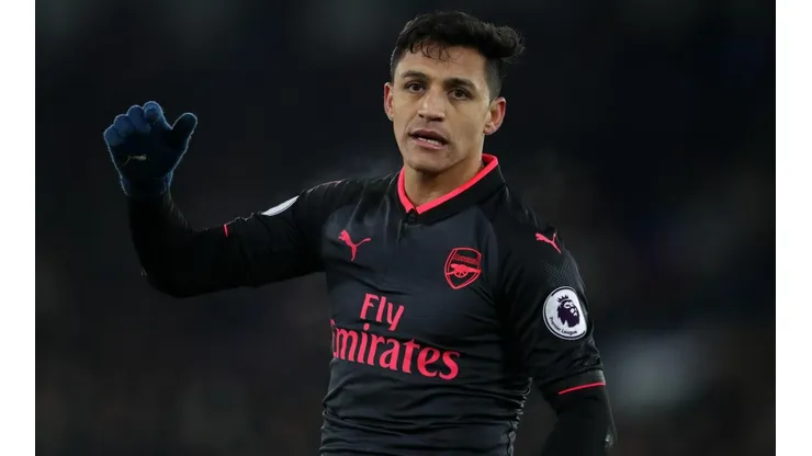 Alexis Sánchez con la piel del Arsenal