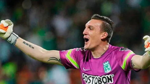 El arquero argentino volvería al país para vestir los colores del que es hincha.