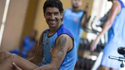 SONRISA DE LOCO. Abreu no para de sorprender al mundo con una carrera insólita en la historia del fútbol mundial.