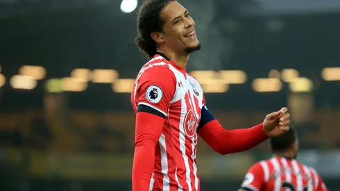 Liverpool transformó a Van Dijk en el defensor más caro de la historia.