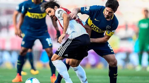 CON TODO. Ponzio y Pablo Pérez, los dos capitanes, en el último Superclásico del 2017.