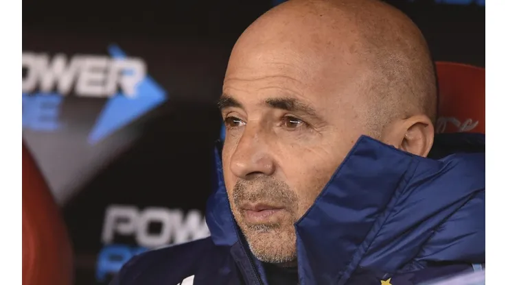 Sampaoli con la campera de la Selección Argentina.