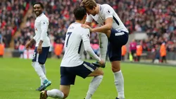 Kane celebrando con sus jugadores.