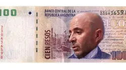 "EL BILLETE DE SAMPAOLI". En Twitter, los memes cargan contra el DT de la Argentina.