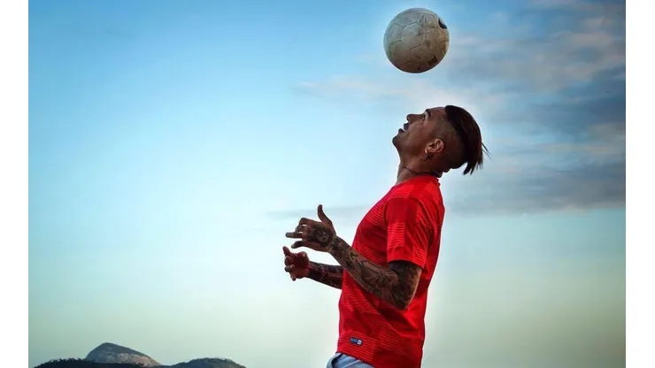 EL DEPREDADOR. En su etapa en Brasil, Paolo Guerrero ha encontrado una segunda casa en la playa.