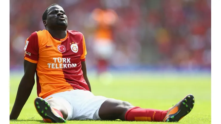 Emmanuel Eboué jugando para Galatasaray.