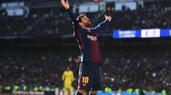 Lionel Messi se entrega a su público.