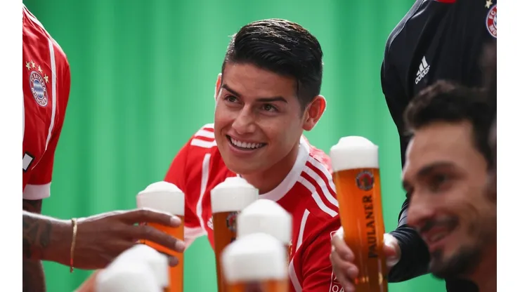 ¿DE FIESTA? Nada de eso, James salió a correr en Colombia.