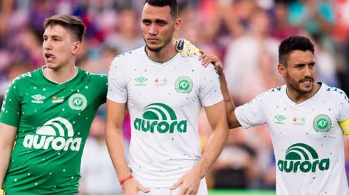 GUERREROS. Follmann, Neto y Ruschel en la ceremonia previa al Trofeo Joan Gamper.