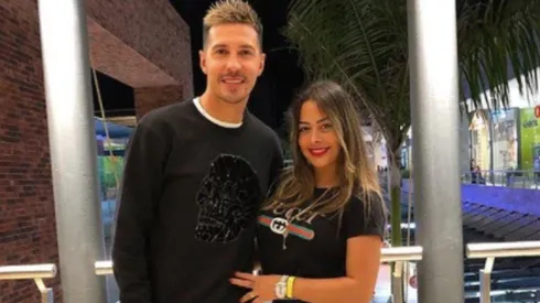 Fabbro junto a su esposa, Larissa Riquelme.