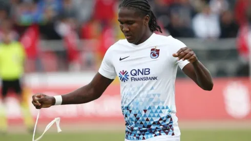 El futbolista aseguró que tiene contrato hasta 2019 con su actual club y que los interesados deberán dialogar con los directivos de Trabzonspor