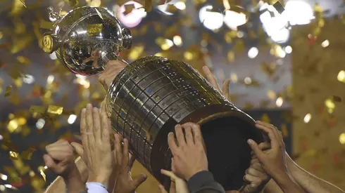 Todos sueñan con levantar la Copa Libertadores.