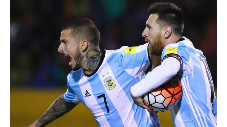 Lionel Messi y Darío Benedetto, juntos en Selección Argentina.