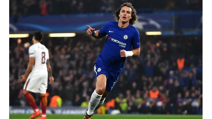 David Luiz celebra un tanto ante Roma.