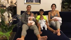 Hermosa postal familiar de Cristiano Ronaldo.