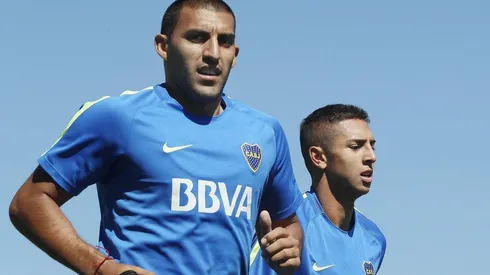NUEVA ETAPA. Wanchope Ábila ya se entrenó en Casa Amarilla con los colores azul y oro.