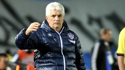 El adiestrador uruguayo no pudo obtener con sus dirigidos los títulos de Liga y Copa Sudamericana