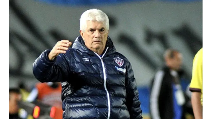El adiestrador uruguayo no pudo obtener con sus dirigidos los títulos de Liga y Copa Sudamericana