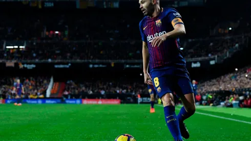 El capitán sigue: Iniesta no se baja del barco y seguirá en el equipo culé.