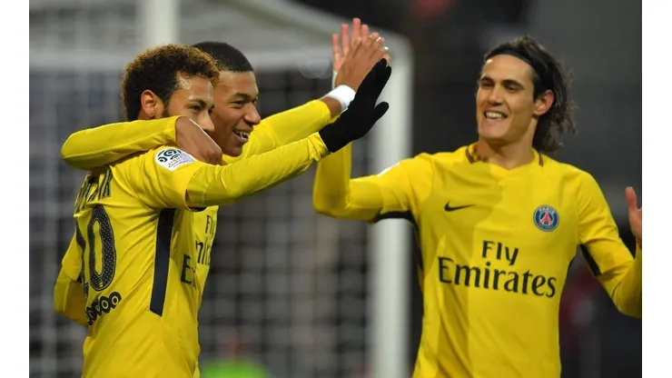 MCN. Mbappé, Cavani y Neymar celebran otro gol del PSG.