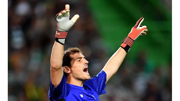 Iker Casillas tiene contrato hasta junio de 2018.
