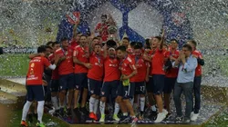 AQUÍ ESTÁ EL CAMPEÓN. Independiente levanta el título de la Copa Sudamericana 2017.
