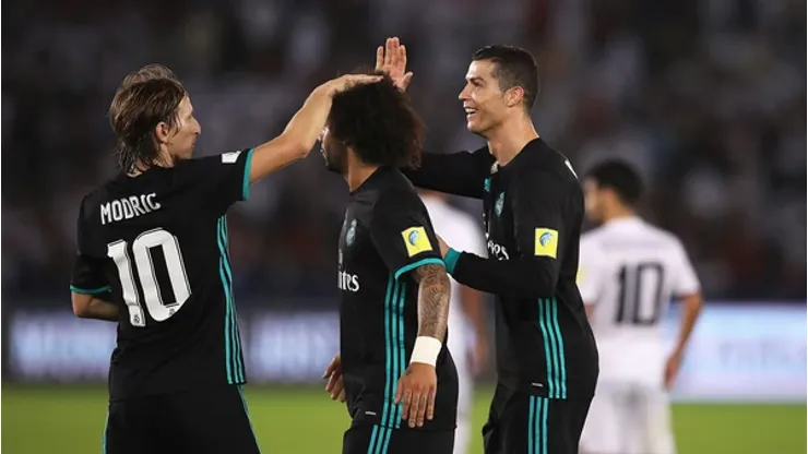 Cristiano celebra con sus compañeros luego del empate con un tanto de gran factura de su autoría (FOTO: Getty)
