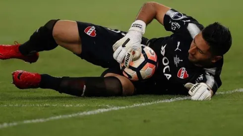 SEGURIDAD. Campaña descansa con el balón tras ahogarle el grito de gol al Flamengo.