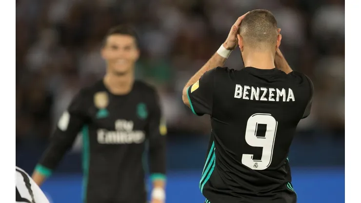 Benzema no lo puede creer. El VAR pasó a perjudicarlos.
