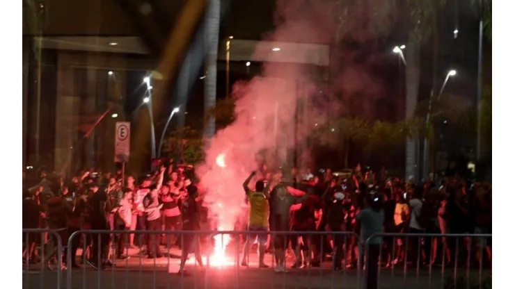 Los hinchas de Flamengo están descontrolados.
