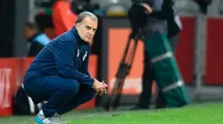 Bielsa la pasó mal en Francia: “Fue obligado a sacar sus cosas como un ladrón”
