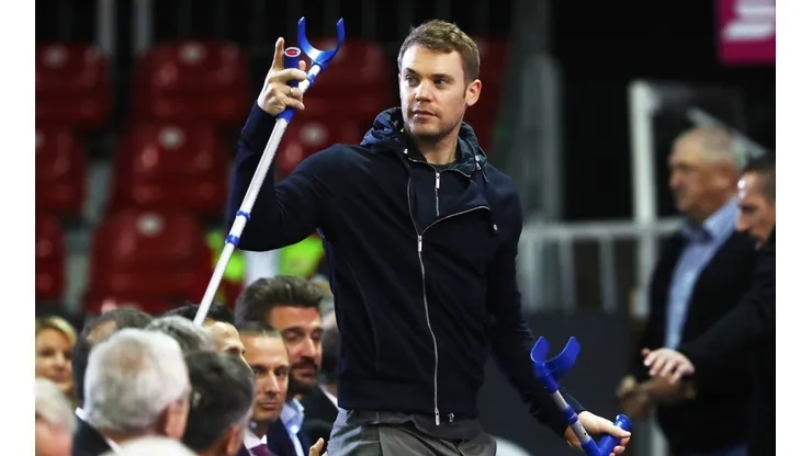 Manuel Neuer espera dejar pronto las muletas.