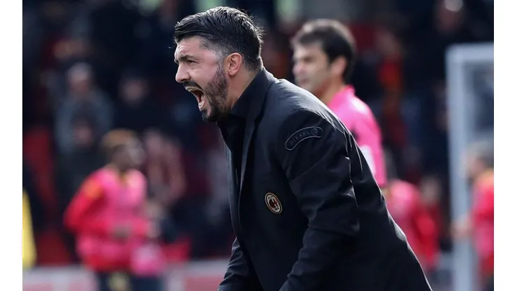 Gattuso grita en el encuentro que Milan le ganó a Bologna.