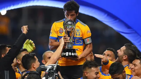 Damian Alvarez festejando el título de Tigres.