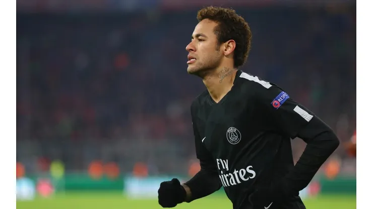 LA FAMILIA PRIMERO. Neymar voló a Brasil por un tema urgente.