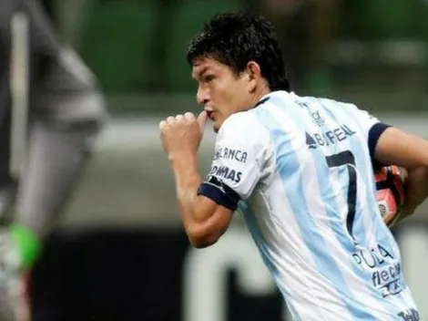 Más "Pulga" imposible: le tiró un caño al árbitro