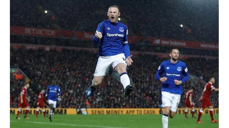Rooney anotó para el 1-1 de Everton ante Liverpool en el derbi.