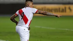 Paolo Guerrero está muy triste por la situación.