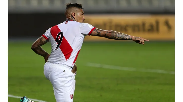 Paolo Guerrero está muy triste por la situación.