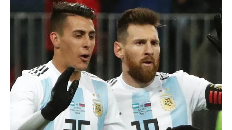 JUNTOS. Pavón celebra junto a Messi el gol ante Rusia.