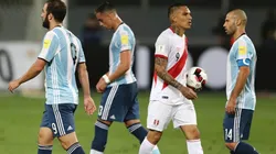 Paolo Guerrero ante la Selección Argentina en Perú.